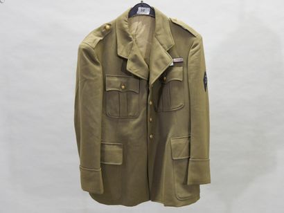 Lot Comprenant une veste troupe type 45 et...