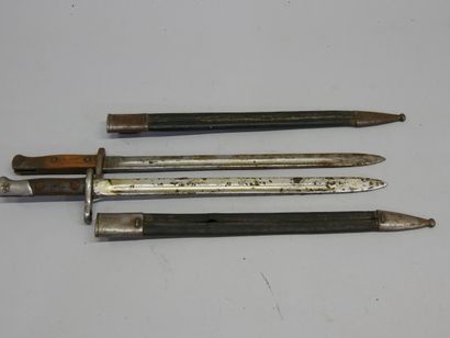Lot de 2 baionnettes Enfield 1907. Usures...
