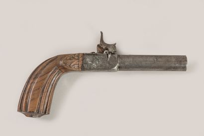 Petit pistolet à percussion à balle forcée....