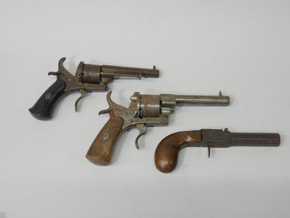 Ensemble comprenant : 
- Revolver type Lefaucheux.
Six...