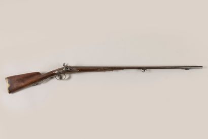 Fusil de chasse à silex transformé à percussion....