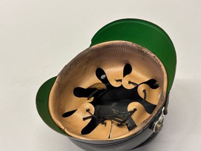 RDA, Shako de police.
Fut en matériau synthétique...