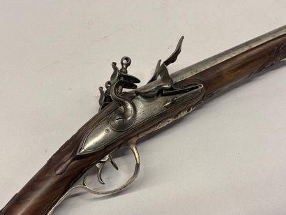 Fusil de chasse à silex. Platines marquées...