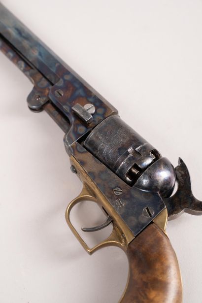 Reproduction moderne de revolver Colt Navy...