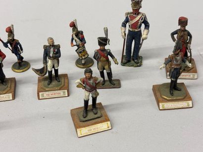 Figurines.
Ensemble de figurines (peinture...