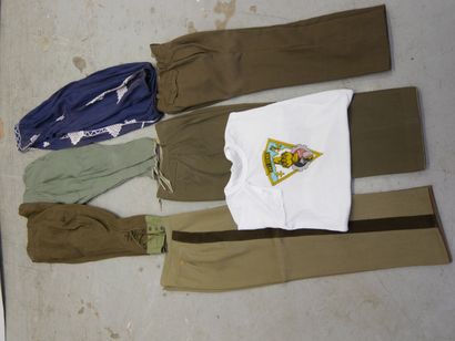 Lot de 3 pantalons et 3 culottes de l’armée...