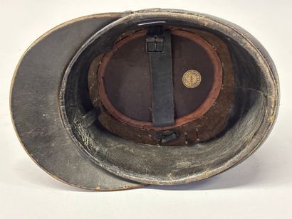 France St Cyr, un shako d'élève d'officier...