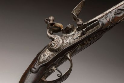 Beau pistolet d’arçon à silex XVIIIème attribué...