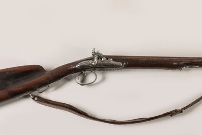 Fusil de chasse à silex transformé à percussion....