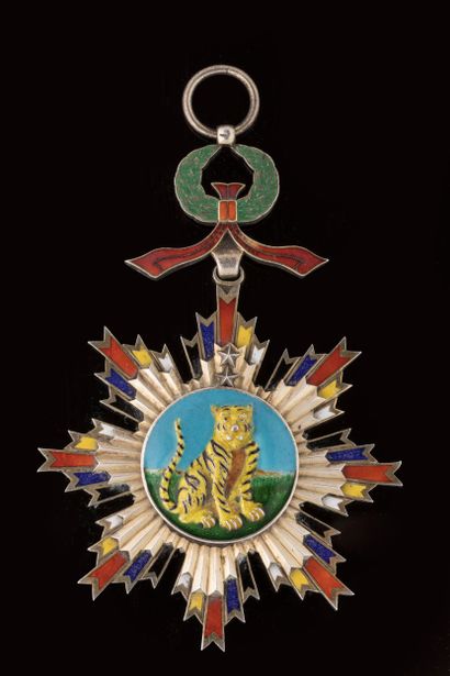 CHINE. ORDRE DU TIGRE RAYE. 
Institué le...