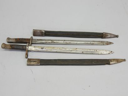 Lot de 2 baionnettes Enfield 1907. Usures...