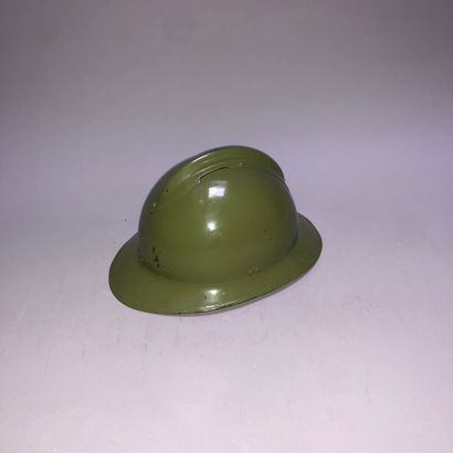 Coque de casque français modèle 1926.
Coque...