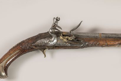 Pistolet à silex époque Louis XV. Canon à...
