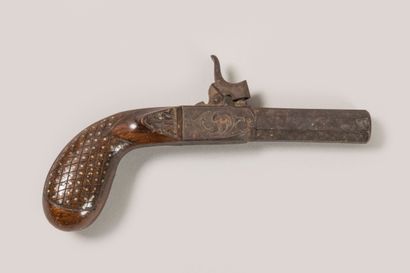 Pistolet type coup de poing à percussion,...