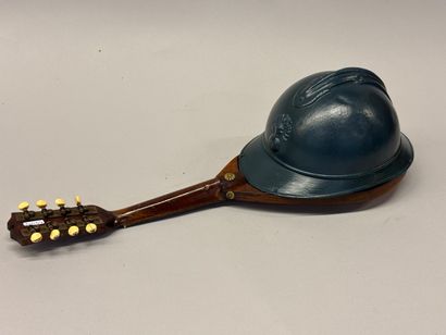 Artisanat de guerre.
Mandoline dont la caisse...