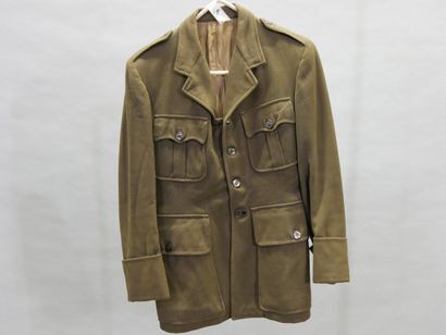Lot Comprenant une veste troupe type 45 et...