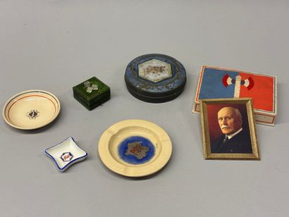 Petit lot de souvenirs Pétain/droite française:...