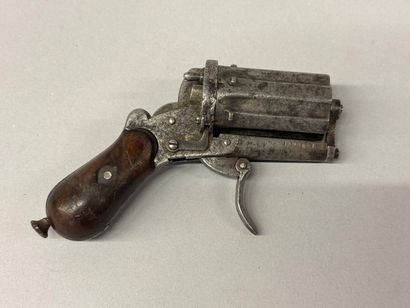 Revolver poivrière.
Pour munitions à broches...
