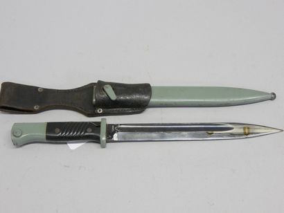Baïonnette Mauser 98K. Plaquettes bakélite...