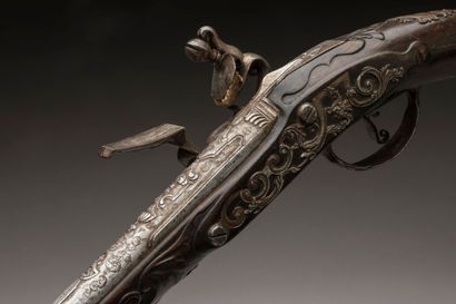 Beau pistolet d’arçon à silex XVIIIème attribué...