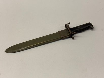 Couteau-Baïonnette US pour fusil Garand.
Plaquettes...