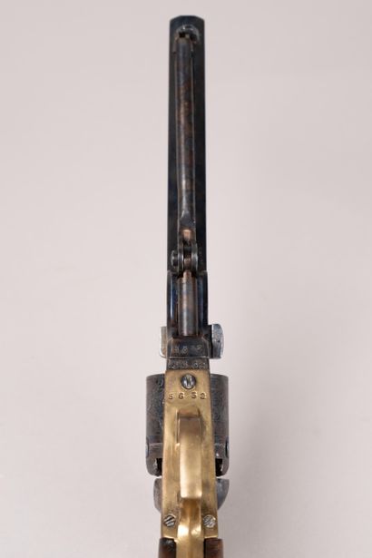 Reproduction moderne de revolver Colt Navy...