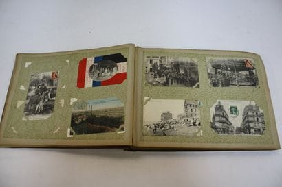 ALBUM DE CARTES POSTALES ANCIENNES. Environ...