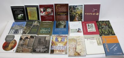 [BEAUX-ARTS ART MEDIEVAL]. 20 volumes modernes...
