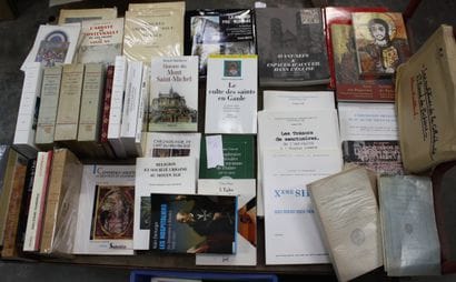 HISTOIRE MEDIEVALE ET ARCHEOLOGIE, 2 cartons...