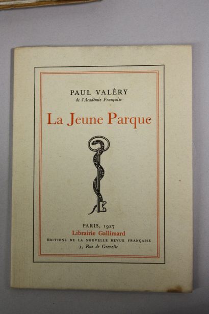 VALERY GIRAUDOUX. 19 volumes. 
VALERY. Discours...