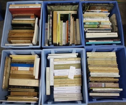 AUVERGNE, 6 caisses dont Almanach de Brioude...