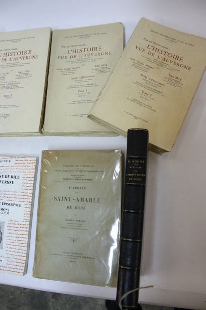 [AUVERGNE]. 8 volumes.
Recueil des actes...