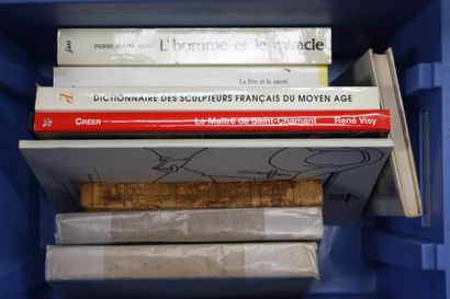 HISTOIRE MEDIEVALE ET ARCHEOLOGIE, 2 cartons...