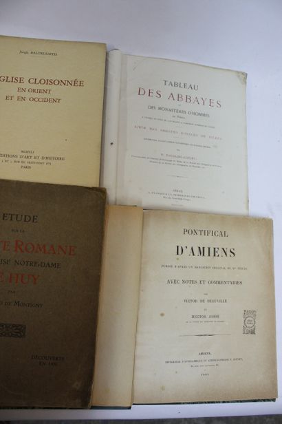 ART RELIGIEUX. 10 volumes : 
Les églises...