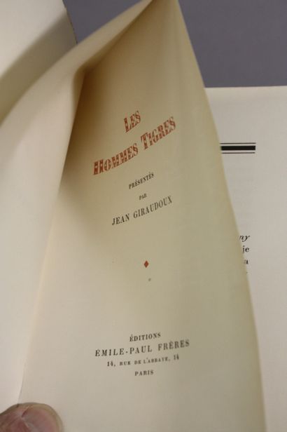 VALERY GIRAUDOUX. 19 volumes. 
VALERY. Discours...
