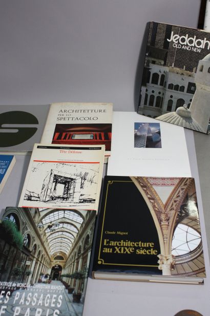 [ARCHITECTURE]. Lot de 17 volumes reliés...