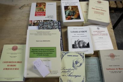 AUVERGNE, 1 carton, environ 30 livres et...