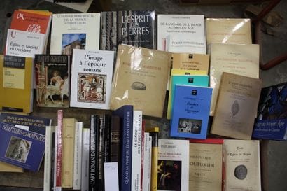 HISTOIRE MEDIEVALE ET ARCHEOLOGIE, 2 cartons...