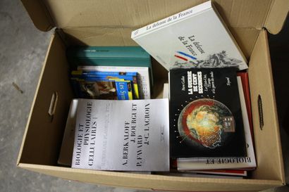 VARIA. 6 cartons de livres divers modernes,...