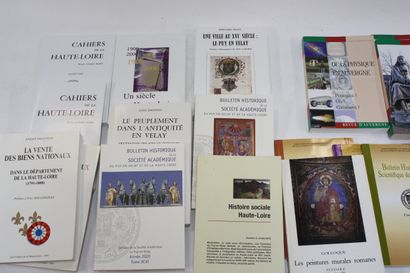 [AUVERGNE REVUES]. 
24 volumes brochés de...