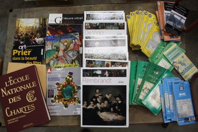 VARIA, vins, tourisme, 2 cartons
(Cuisine,...