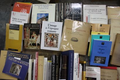 HISTOIRE MEDIEVALE ET ARCHEOLOGIE, 2 cartons...