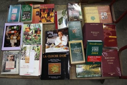 VARIA, vins, tourisme, 2 cartons
(Cuisine,...