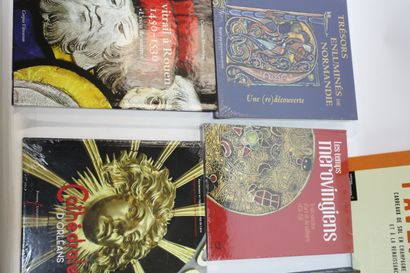 [MOYEN AGE ART RELIGIEUX]. 10 volumes.
Pavement,...