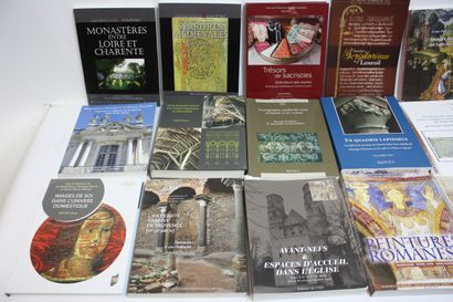 [BEAUX-ARTS ART MEDIEVAL]. 20 volumes modernes...
