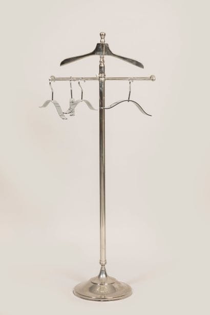 Chromed metal nightstand.
height: 144 cm

A...