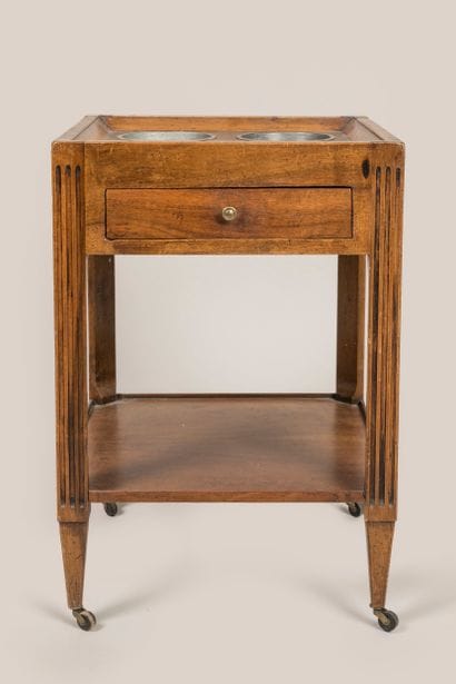 Louis XVI style refreshment table 

In molded...