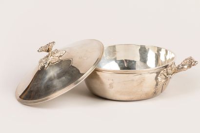 Silver vegetable dish with handles, daisy-shaped...