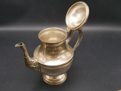 Lot en métal argenté divers (timbale, coquetier,...