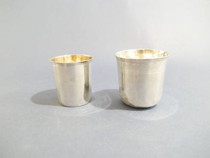 Set of 2 silver kettledrums
(accidents)
159...